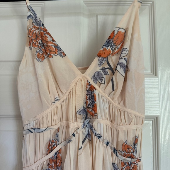 ASTR - Peach Sorbet Floral - The Dress - Picture 2 of 7